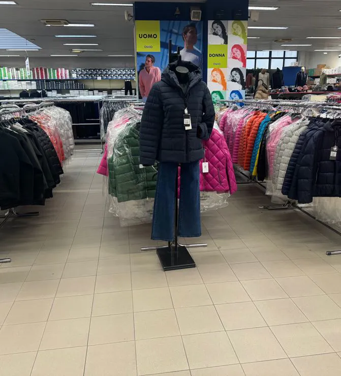 CAPPOTTI GIACCONI PIUMINI DONNA /UOMO A VERONA
